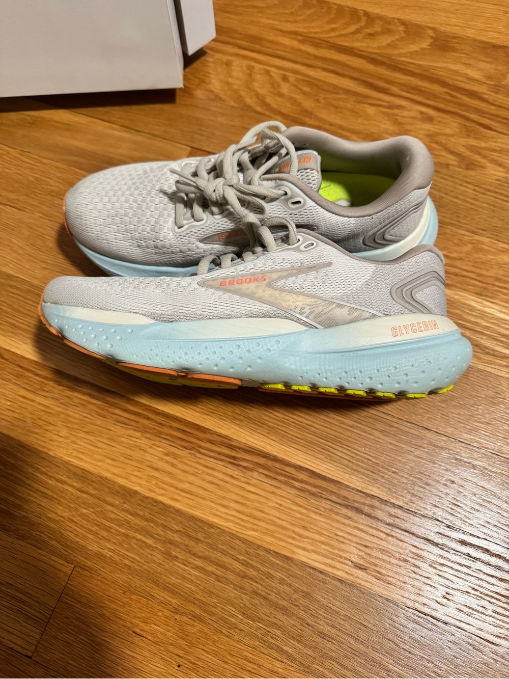 Brooks Glycerin Sneaker Size 8